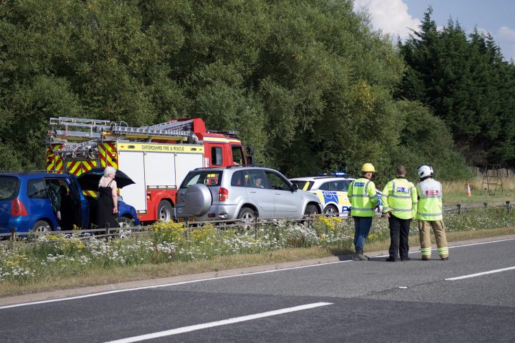 A419 in Swindon closed both directions as live power cable falls