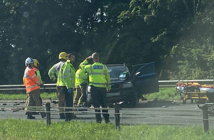 A419 in Swindon closed both directions after serious crash police say